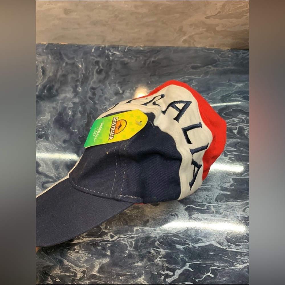 Cap bought from AUSTRALIA - Picture 2 of 3